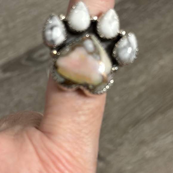 Sterling silver paw ring. Size 8. NWT. Howlite/Mojave turquoise. - Picture 3 of 5